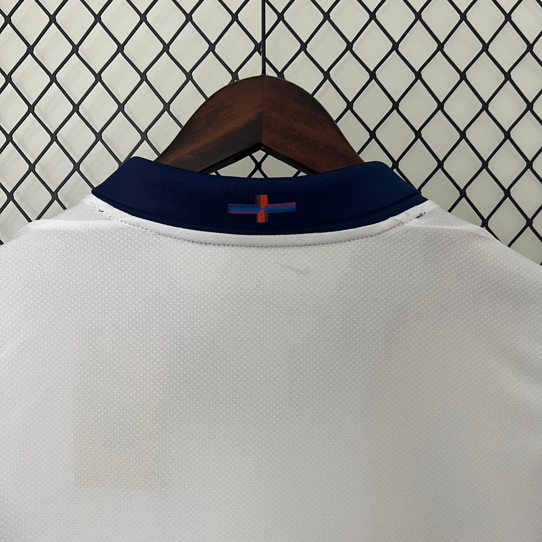 camisa Inglaterra feminina 24/25