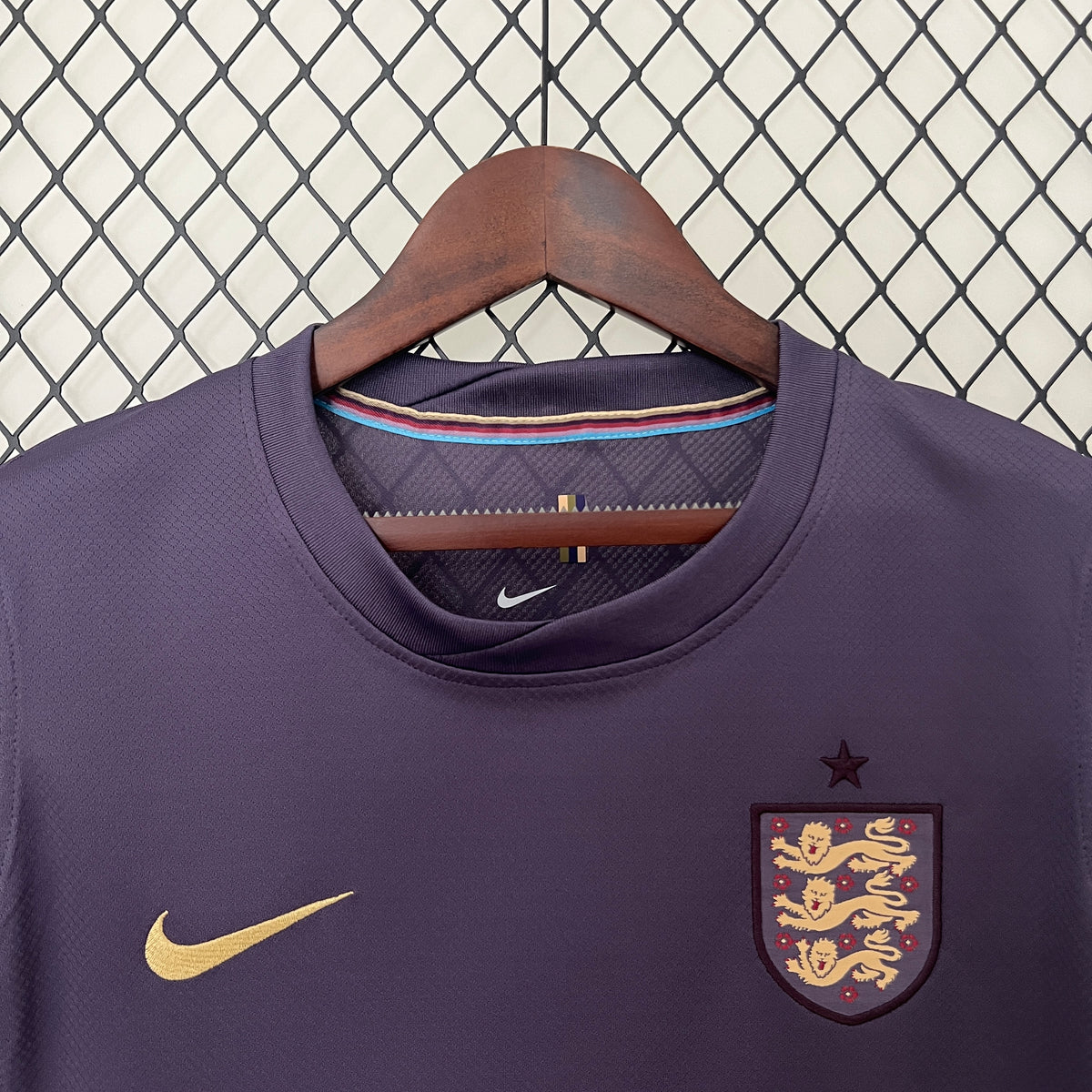 camisa Inglaterra feminina 24/25