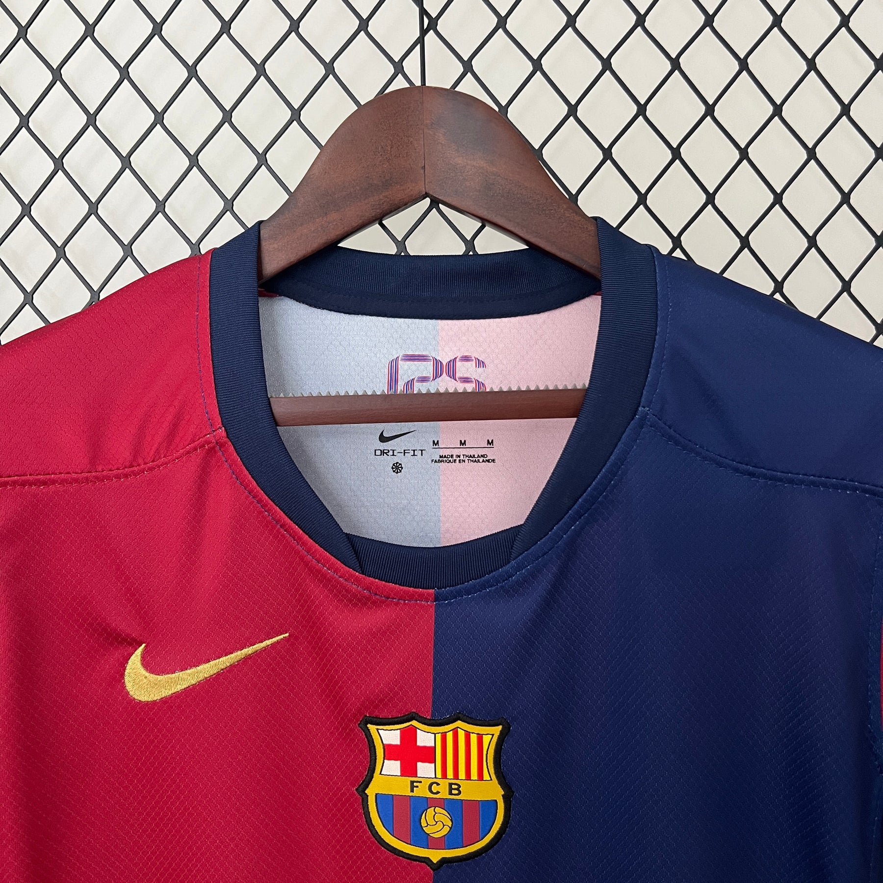 camisa Barcelona feminina 25/26